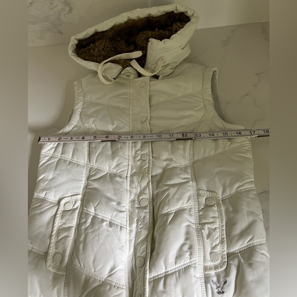 NWOT,, American Eagle, not worn, no tag, winter white, winter vest, - Picture 15 of 16